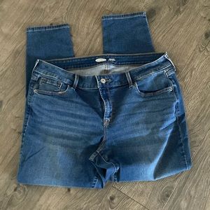 Old Navy Rockstar Super Skinny low rise jeans